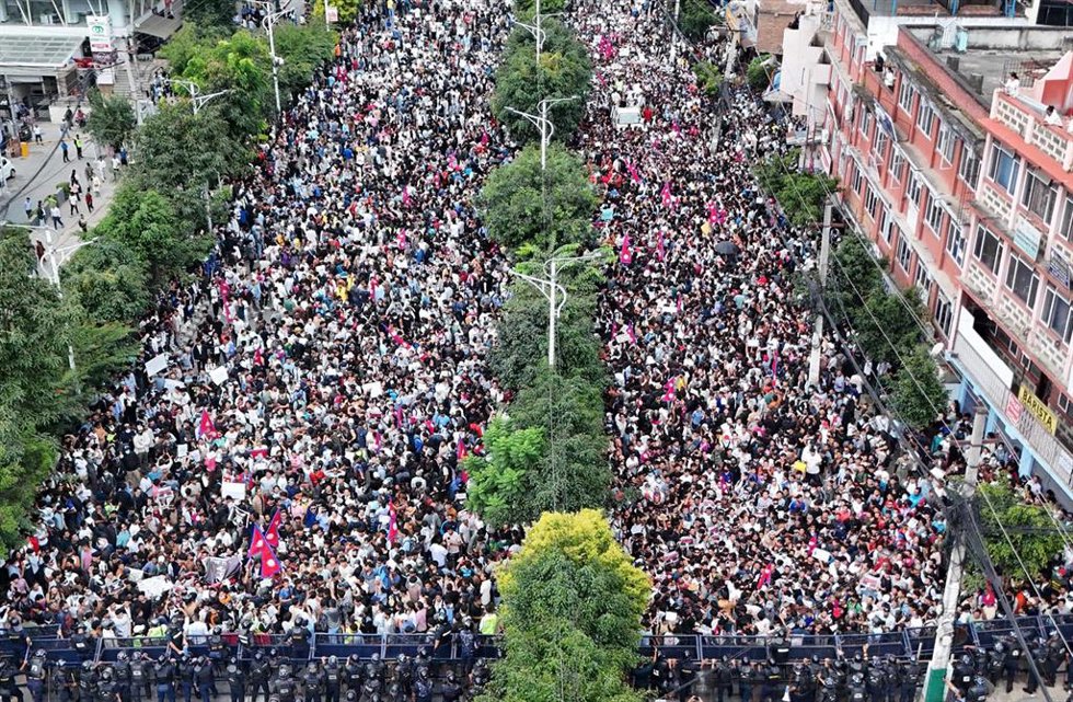 Imagen de archivo de las protestas en Nepal por la prohibición del acceso a redes sociales.