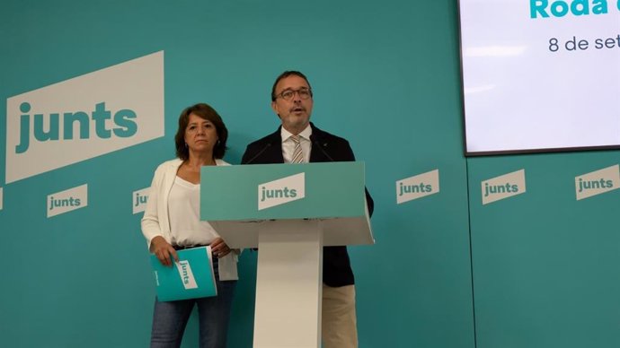 El vicepresidente y portavoz de Junts, Josep Rius, y la diputada Anna Erra