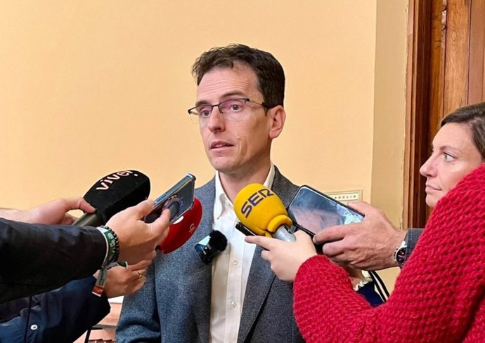 Archivo - El portavoz del Grupo Municipal Socialista en el Ayuntamiento de Valladolid, Pedro Herrero.