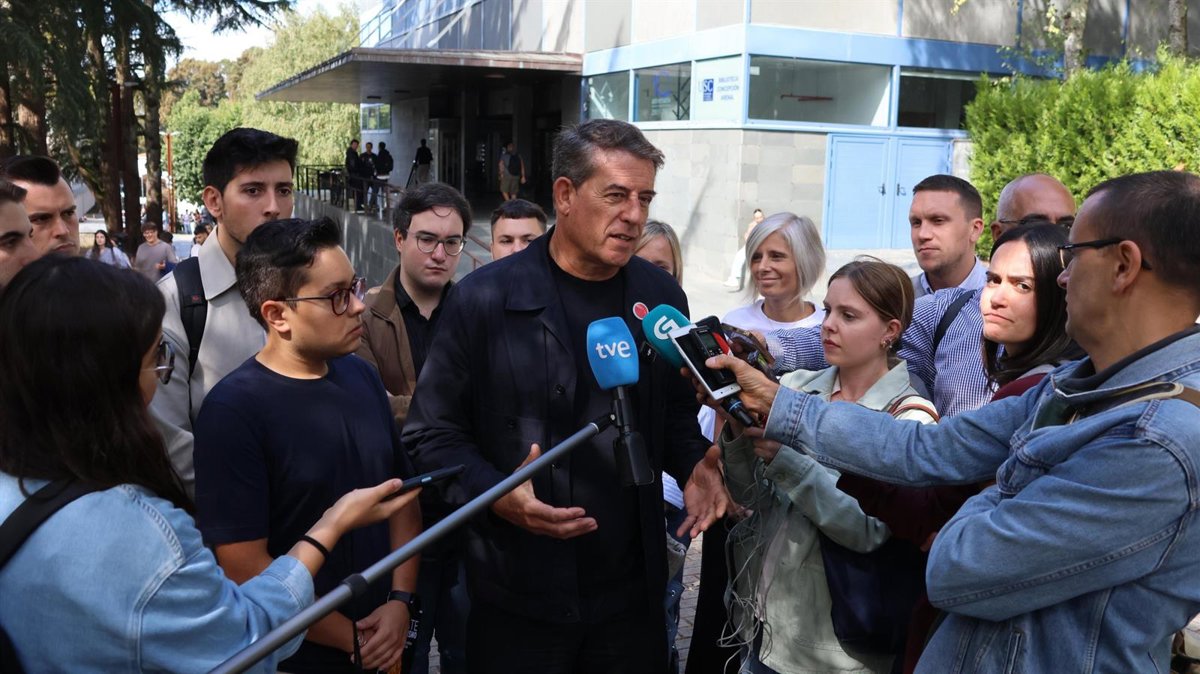 Besteiro atribuye al  negacionismo del PP  la crisis de los incendios y el  deterioro  de los servicios públicos
