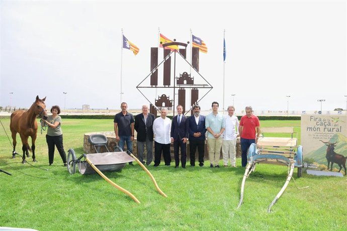 Presentación de la II edición de la Feria de la Caza y del Mundo Rural en el Hipódromo de Son Pardo.