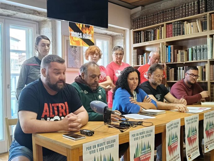 'Por Un Monte Galego Con Futuro' Critica A La Política Forestal De La Xunta Y Convoca Una Manifestación Para El 14 De Septiembre.