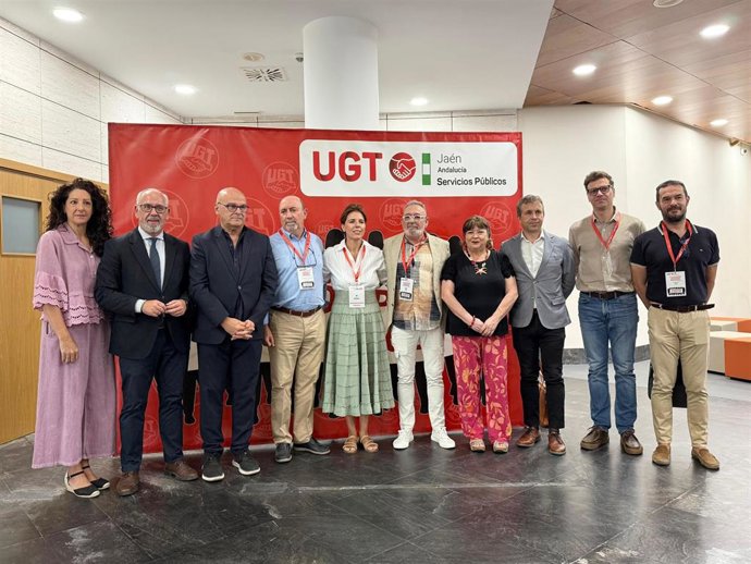 Jesús Estrella (2i) en la inauguración del congreso.