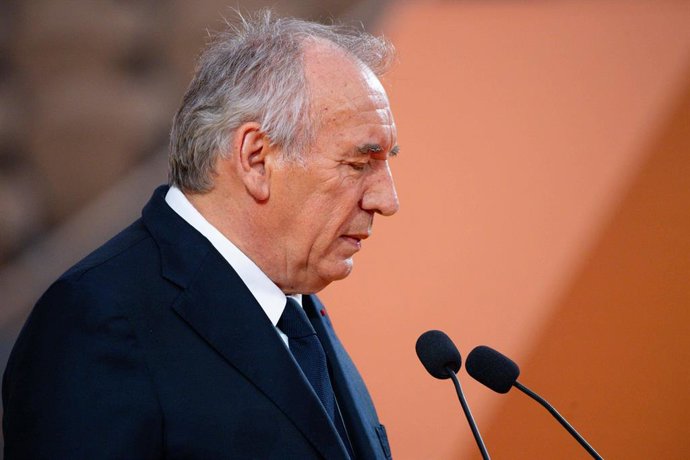 28 de agosto de 2025, Paris, França: François Bayrou (primeiro-ministro) durante a Reunião de Empresários Franceses LAREF25 em Roland Garros, em 28 de agosto de 2025, em Paris, França.