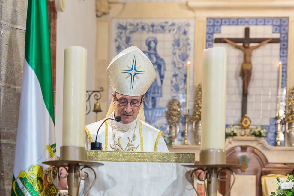 El obispo de Córdoba, Jesús Fernández, ha presidido por primera vez la Eucaristía en honor a la Virgen de la Fuensanta, patrona de la ciudad.