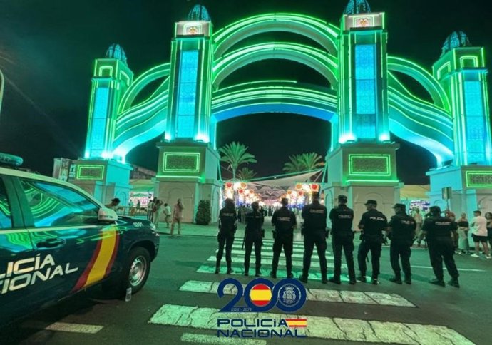Policía en la feria de Melilla