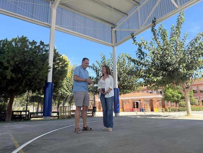 Cubierta de la pista deportiva del CEIP Severo Ochoa