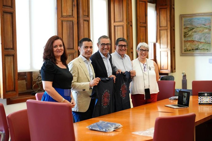 Presentación del proyecto FOM@PLAY al rector de la UMU, José Luján