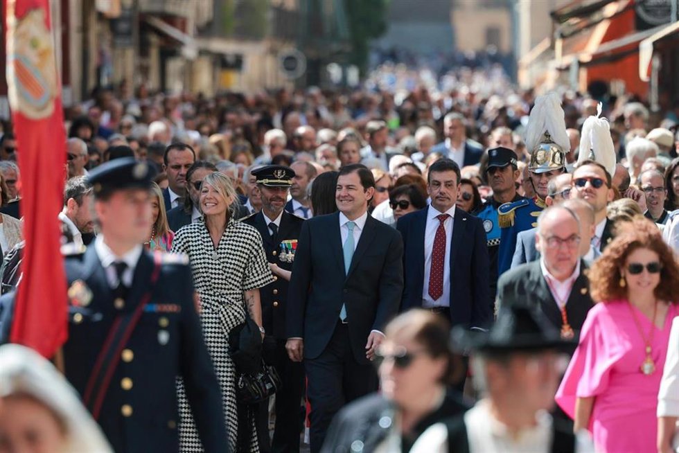 El presidente de la Junta de Castilla y León, Alfonso Fernández Mañueco, en la celebración de la patrona de Salamanca, Santa María de la Vega.