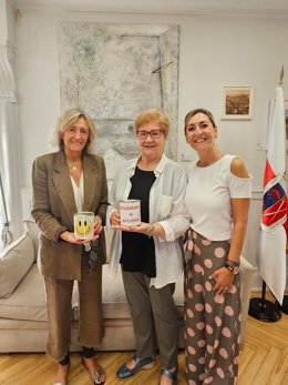 El Ayuntamiento entrega a Cáritas Interparroquial el donativo de 637 euros recaudado durante las fiestas de Calahorra