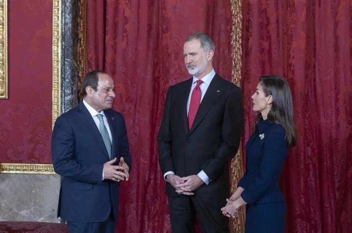 Archivo - (I-D) El presidente de la República Árabe de Egipto, Abdelfatah al-Sisi, el Rey Felipe VI y la Reina Letizia durante un almuerzo en honor del presidente de la República Árabe de Egipto, en el Palacio Real, a 19 de febrero de 2025, en Madrid (Esp