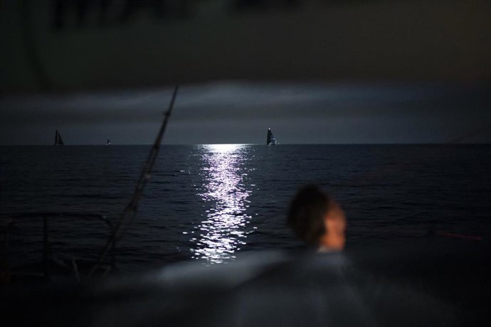 Imagen nocturna durante la quinta etapa de The Ocean Race Europe 2025