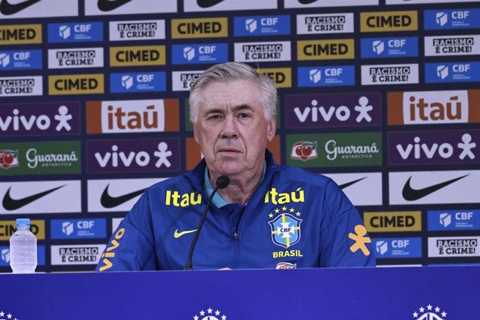 Archivo - Carlo Ancelotti en rueda de prensa como seleccionador de Brasil