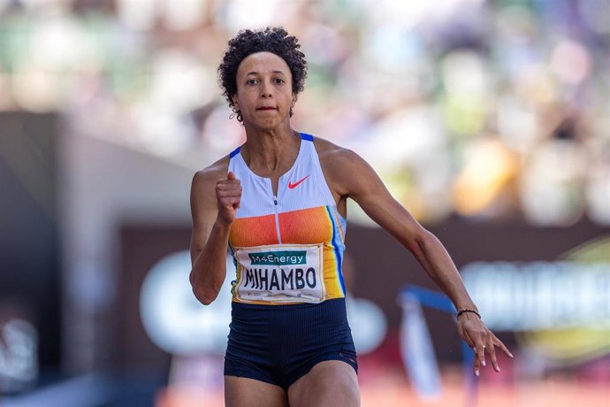Archivo - La atleta alemana Malaika Mihambo durante una competición