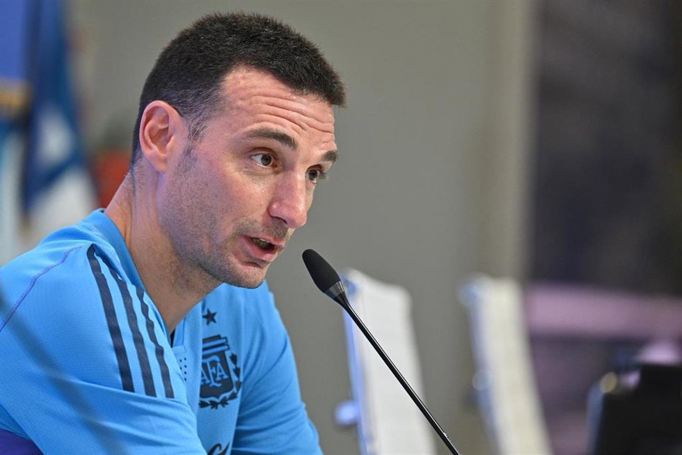 Archivo - El seleccionador de Argentina Lionel Scaloni en rueda de prensa
