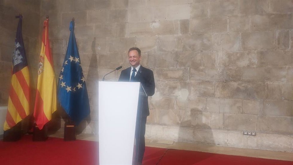 El diputado de Sa Unió, Lloren Córdoba, comparece en rueda de prensa.