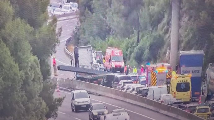 Imagen del corte en la AP-7 en Tarragona este martes