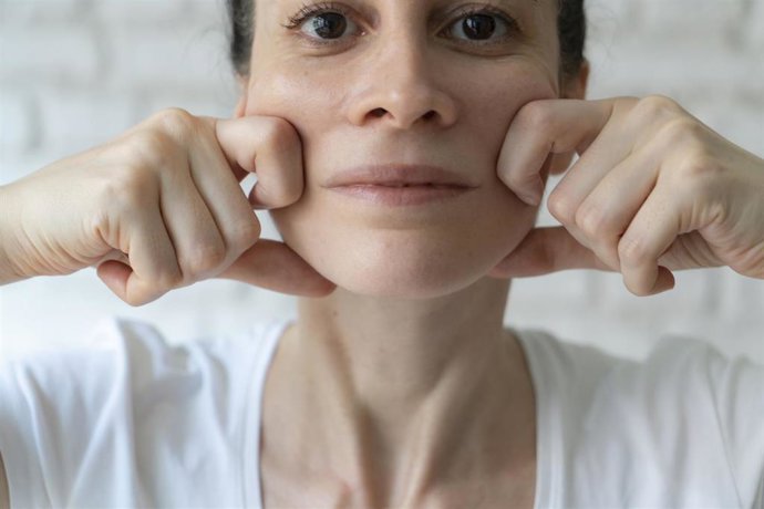 Archivo - Yoga facial