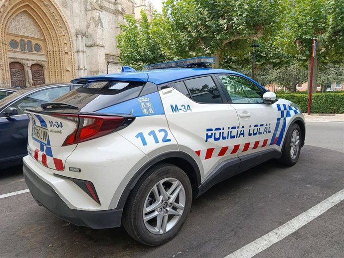 Archivo - Un vehículo de la Policía Local de Palencia. Policía Municipal de Palencia. Policía Palencia.