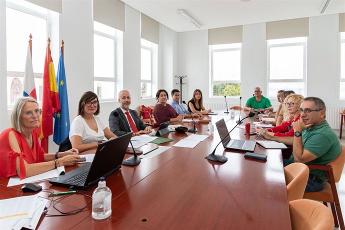 El consejero de Educación, Formación Profesional y Universidades, Sergio Silva, preside el pleno del Consejo de Formación Profesional