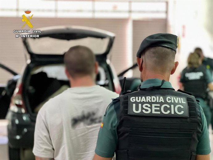 Momento de la detención por la GUardia Civil