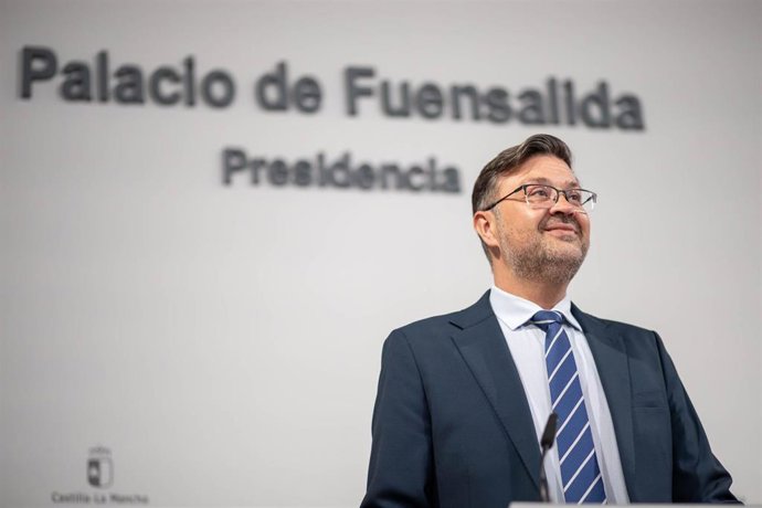 El consejero de Educación, Cultura y Deportes, Amador Pastor, en rueda de prensa en Consejo de Gobierno.