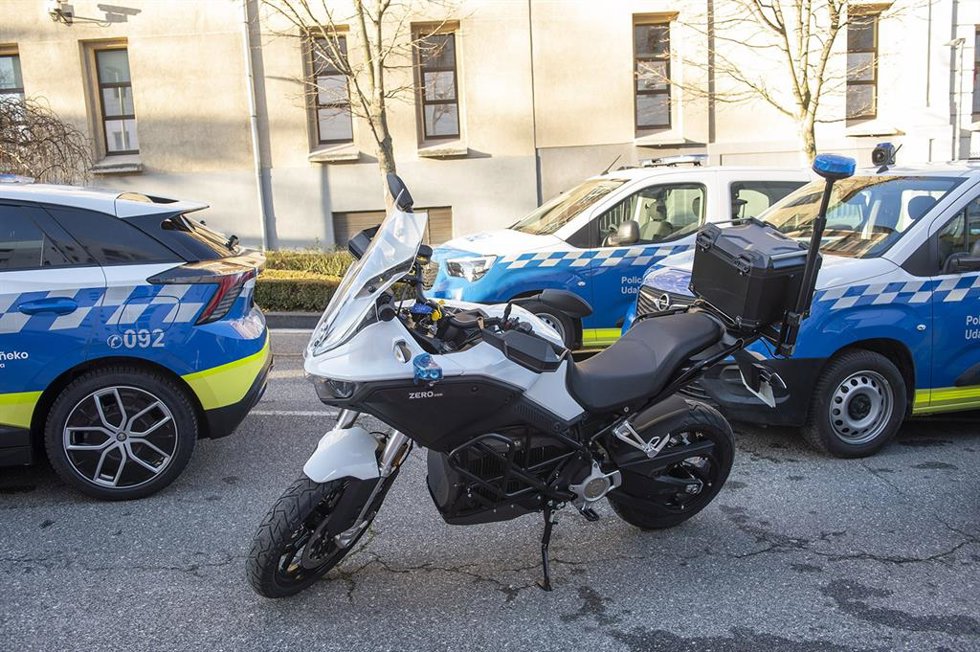 Archivo - Moto de la Policía Municipal de Pamplona.