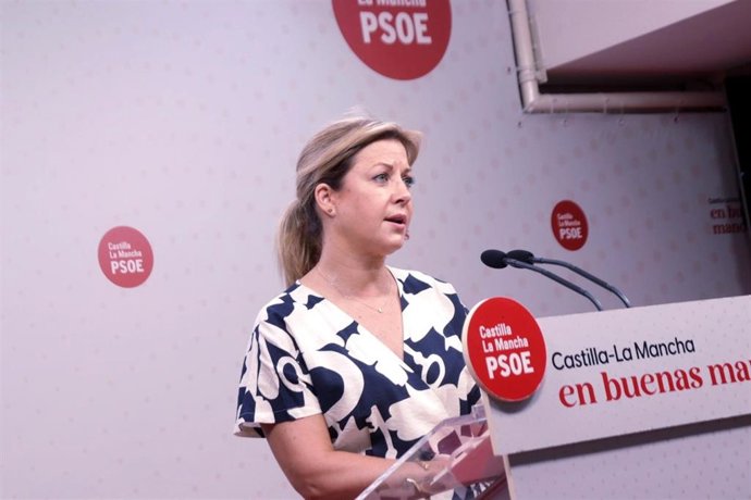 La portavoz de los socialistas en las Cortes regionales, Ana Isabel Abengózar.