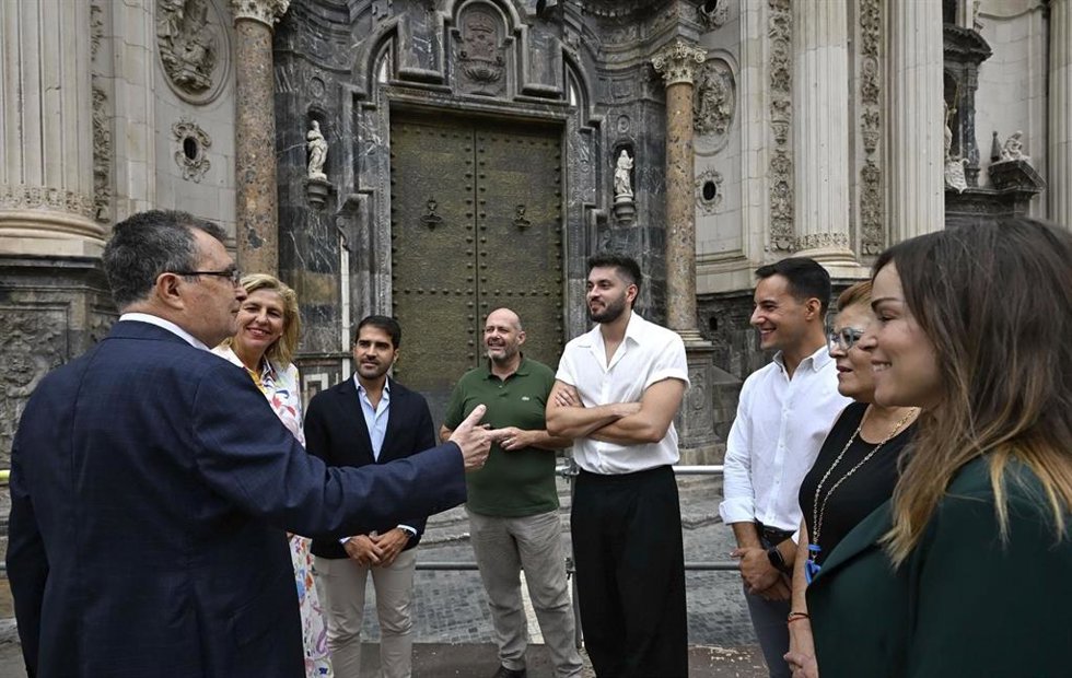 El alcalde de Murcia, José Ballesta, presenta el espectáculo 'Murcia 1200: EL Relato de una Historia'