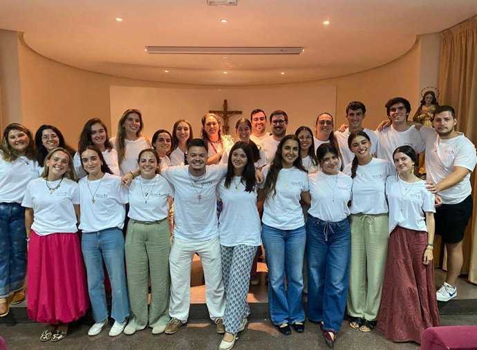 Alumnos voluntarios y participantes en el retiro de UCAM Cartagena