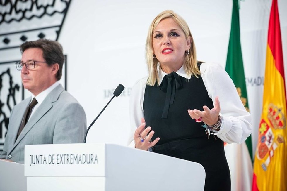 La portavoz de la Junta de Extremadura, Elena Manzano, en rueda de prensa en Mérida