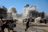 Foto: La UNRWA denuncia nuevos desplazamientos por la destrucción de torres residenciales en Gaza por parte de Israel