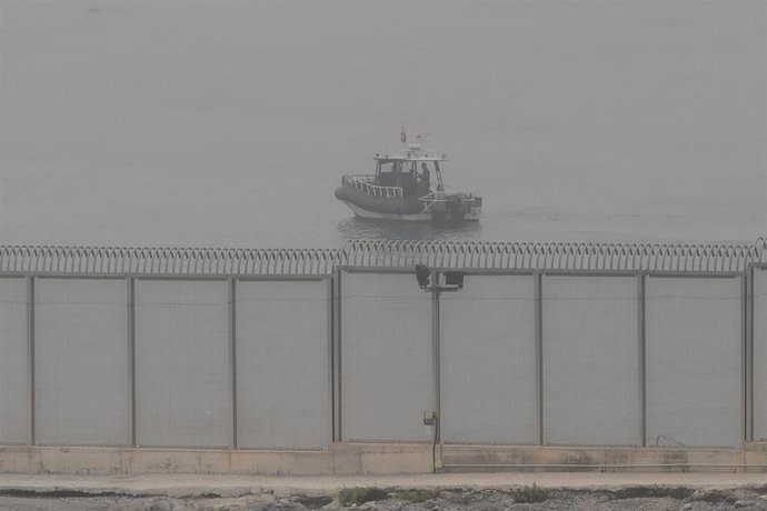 Imagen de archivo de la vista de la frontera entre España y Marruecos, a 16 de agosto de 2025, en Ceuta (España)