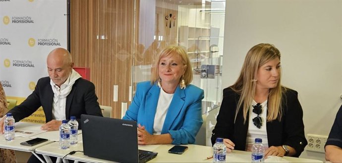 La consejera de Industria, Comercio y Empleo, Leticia García, en la clausura del Pleno de la Cámara de Comercio e Industria de Valladolid