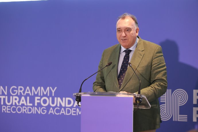 El consejero de Turismo y Andalucía Global de la Junta de Andalucía, Arturo Bernal, durante la rueda de prensa de la Fundación Cultural Latin Grammy en el Eurostars Torre Sevilla, a 9 de septiembre de 2025 en Sevilla (Andalucía, España).