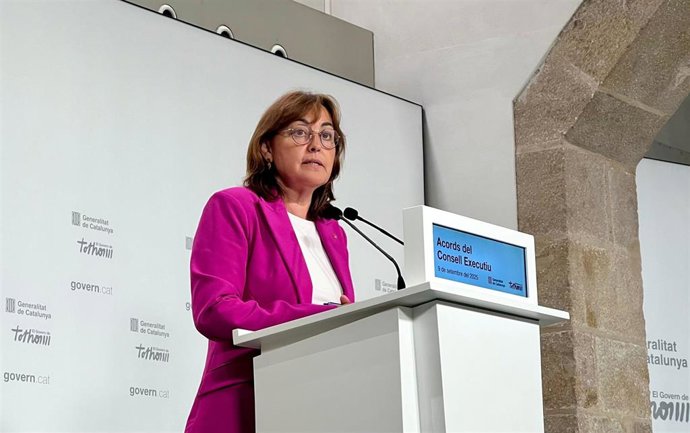 La consellera de Territorio, Vivienda y Transición Ecológica, Sílvia Paneque, en una rueda de prensa tras el Consell Executiu