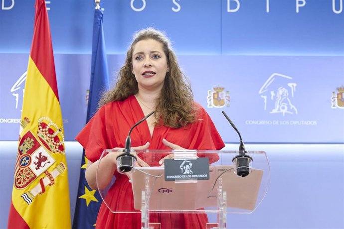 La portavoz del PP en el Congreso, Ester Muñoz, durante una rueda de prensa posterior a la reunión de la junta de portavoces, en el Congreso de los Diputados, a 9 de septiembre de 2025, en Madrid (España).