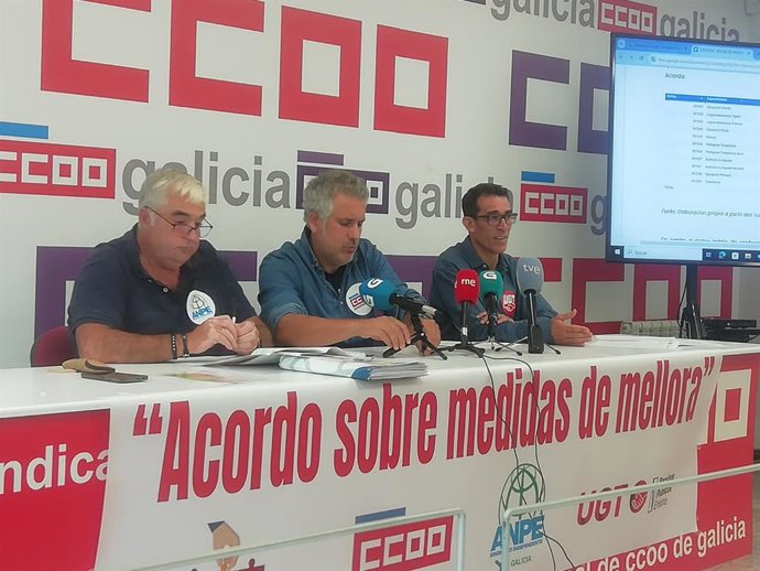 Rueda de prensa de CCOO Ensino, UGT y ANPE al inicio del curso escolar 2025/26.