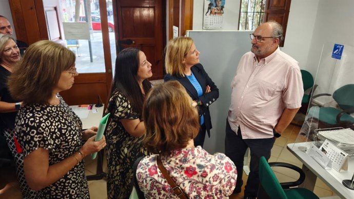 Visita a les dependències de CAISS a Catarroja