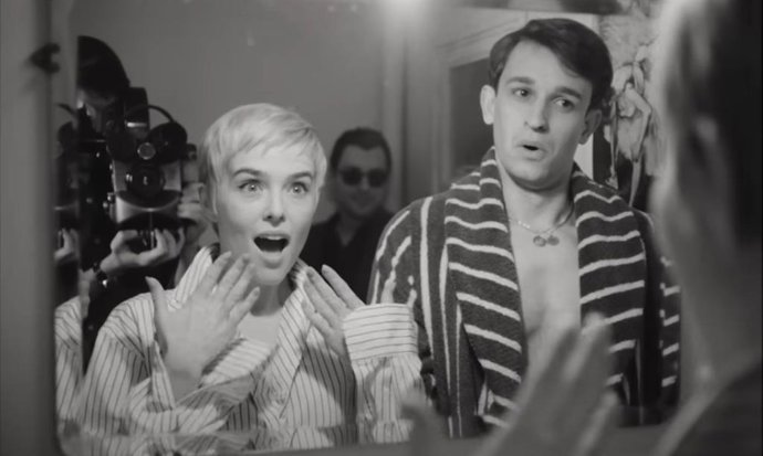 Tráiler de Nouvelle Vague, la oda de Linklater al cine francés que recrea el clásico de Godard Al final de la escapada