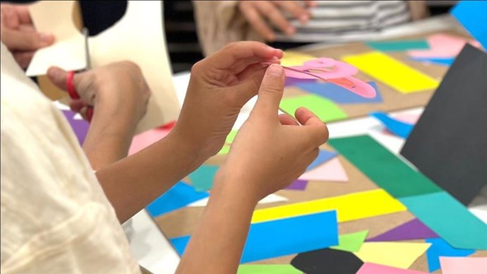 Talleres de arte para familias.
