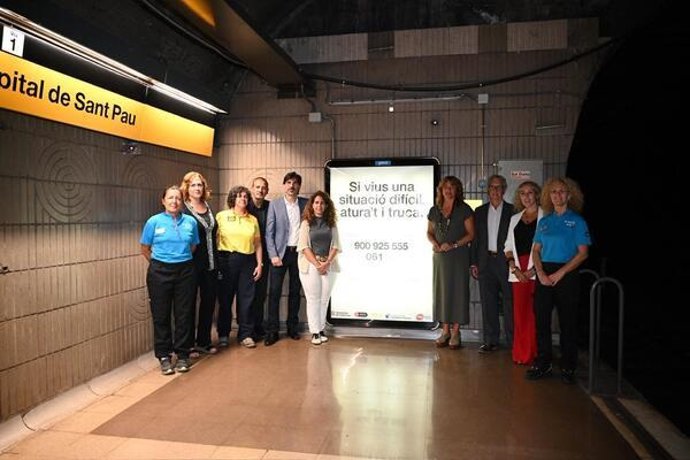 TMB ha presentado este martes los carteles para prevenir los suicidios en las estaciones de la red de Metro de Barcelona.