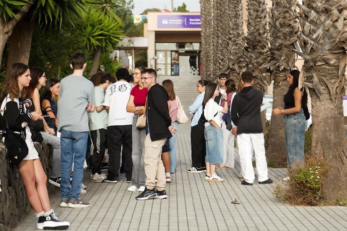 Estudiantes de la ULL en la jornada de bienvenida por el nuevo curso académico