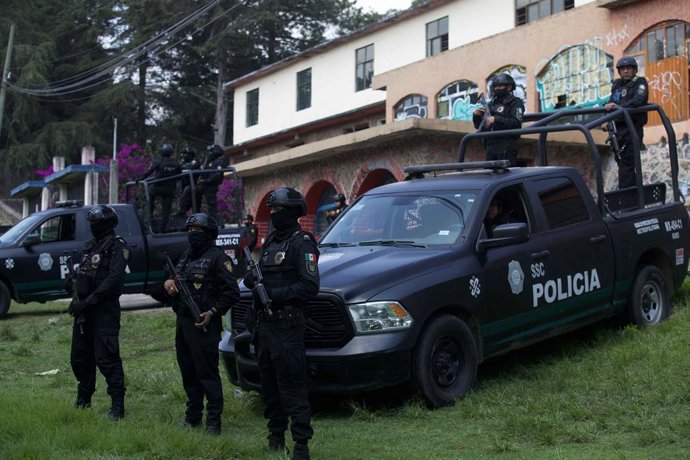 Archivo - Arquivo - Imagem de arquivo da polícia mexicana durante uma operação contra o Cartel de Sinaloa.
