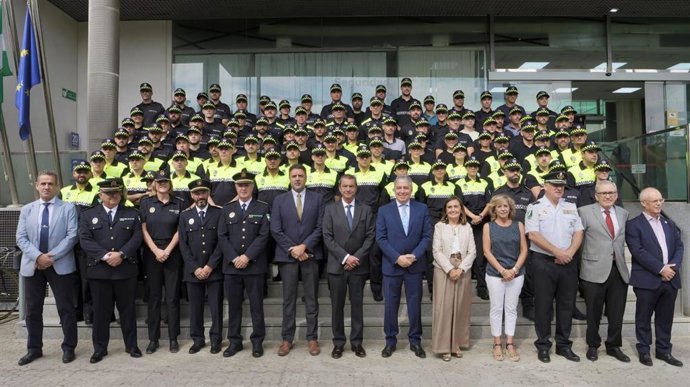 Un total de 40 nuevos policías locales comienzan en Sevilla su formación en la academia.