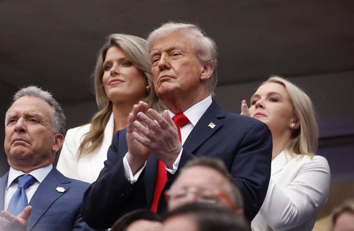 O presidente dos EUA, Donald Trump, assiste à final masculina no dia 15 do US Open Tennis Championships 2025, torneio de tênis Grand Slam em 7 de setembro de 2025 no USTA Billie Jean King National Tennis Center em Flushing Meadows, Queens, Nova York, Esta