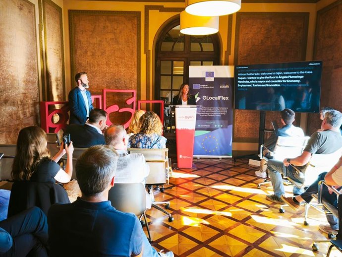 El Ayuntamiento presenta a los socios del proyecto europeo GlocalFlex su nueva Ordenanza de Entornos Demostradores y sus propuestas en materia energética