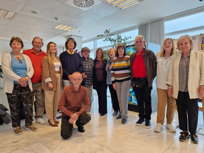 Foto de familia con todos los integrantes de la última edición de la 'Operación Añoranza'.