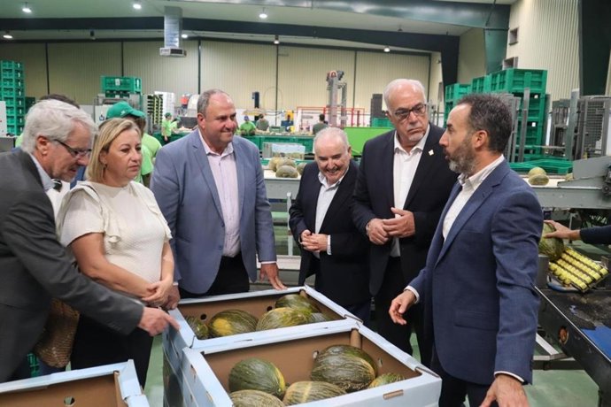 El consejero de Agricultura, Ganadería y Desarrollo Rural, Julián Martínez Lizán