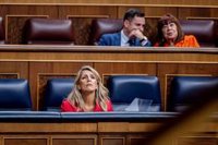 PP y Podemos acusan al Gobierno de "trilerismo" con la ampliación de permisos y Díaz defiende estar "a la vanguardia"